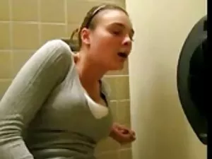 Bree gioca con le su ...