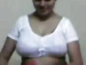 Sexy bionda parlando ...