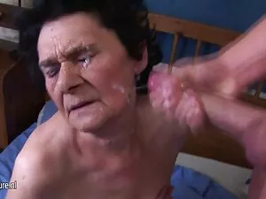 Busty slut voglio ve ...